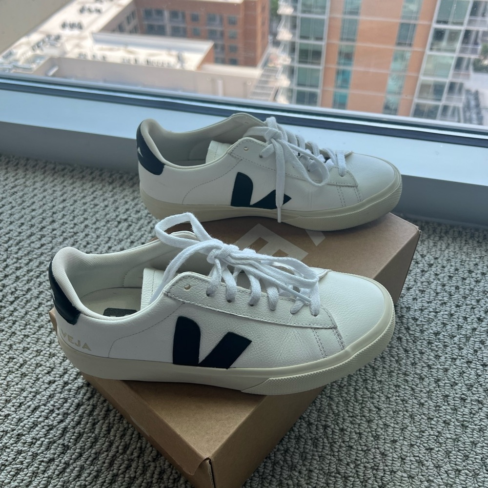 Veja Campo Low-Top Sneakers